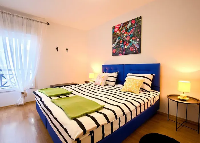 Apartment Romantic Pop