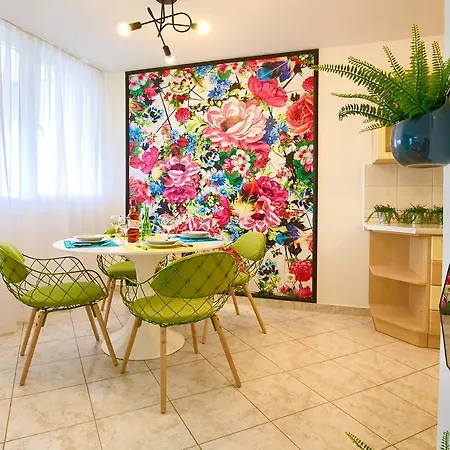 Romantic Pop 아파트