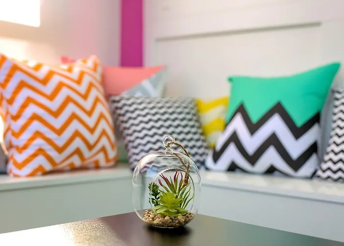 Apartment Romantic Pop