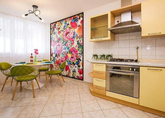 Apartment Romantic Pop Pula