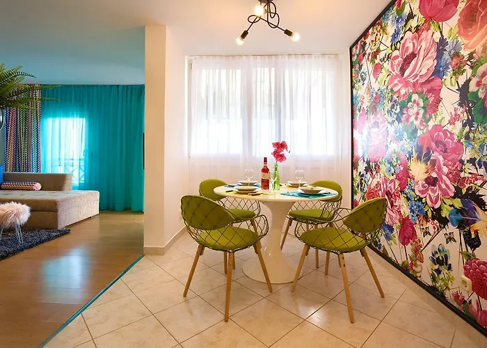 Romantic Pop Apartment